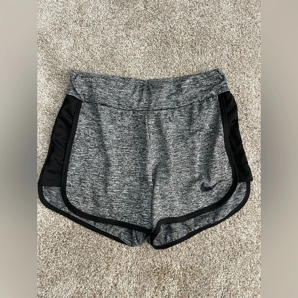 Nike Girls youth Heathered Gray and Black Athletic Shorts L/XL